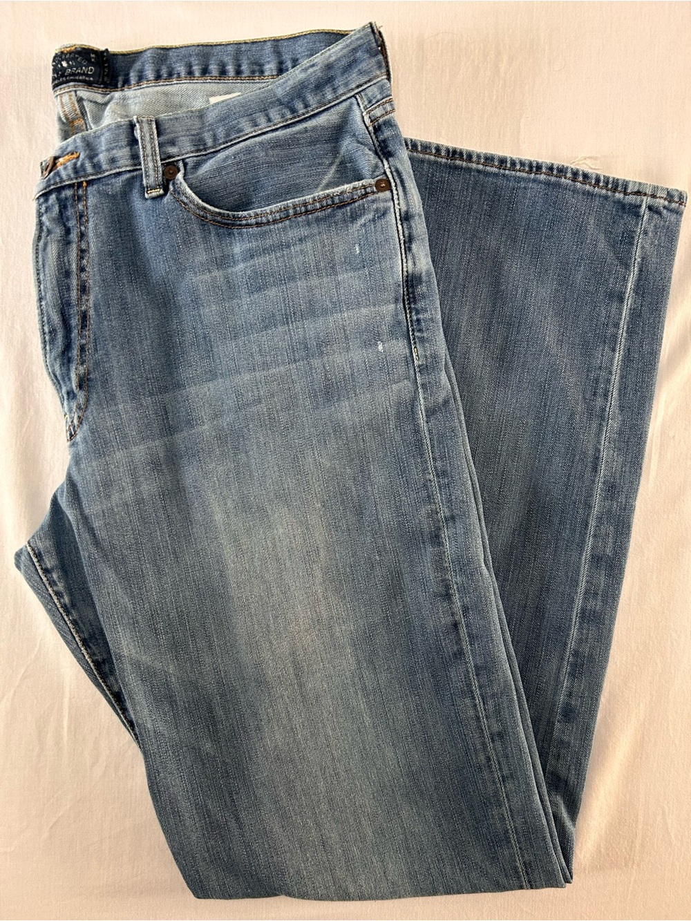 Lucky Brand 363 Vintage Straight Jeans Light Wash Distressed Denim
